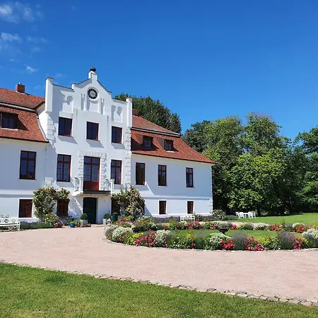 In Mit Garten, Cleaning Included Apartman Gerdshagen